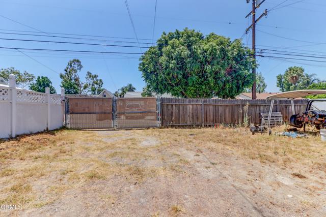320 W Lemon Avenue, Monrovia CA: https://media.crmls.org/mediaz/1a1033a1-2221-4175-8bc5-c34141c61910.jpg