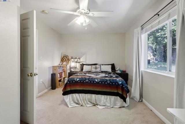 1101 Palm Avenue, Martinez CA: https://media.crmls.org/mediaz/1a11336c-6c9a-4647-8b33-7ff4dd26c623.jpg