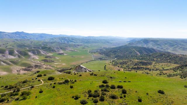54800 Lonoak Road, King City CA: https://media.crmls.org/mediaz/1a120420-d19d-44be-a153-e720ba47d83c.jpg