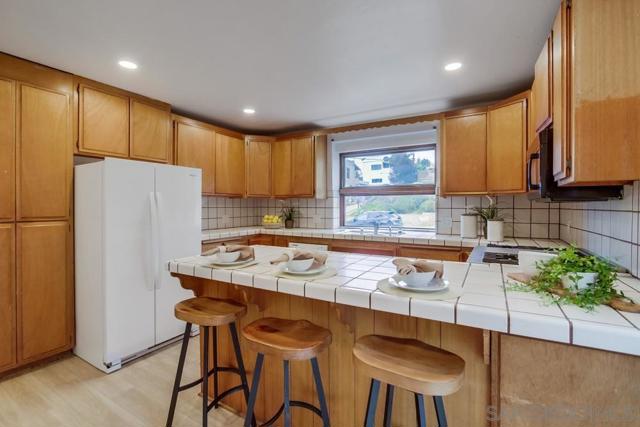 2068 Guizot St, San Diego CA: https://media.crmls.org/mediaz/1a120c53-4aeb-4924-bb18-790e413bdde6.jpg