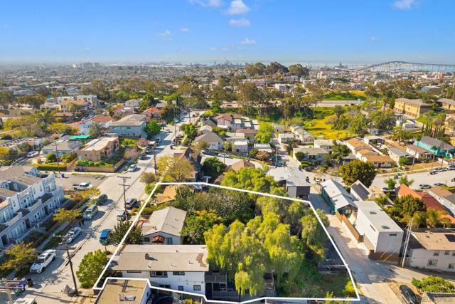 918 27Th St, San Diego CA: https://media.crmls.org/mediaz/1a12b35c-9c30-4c81-a6eb-1a62adaa73be.jpg
