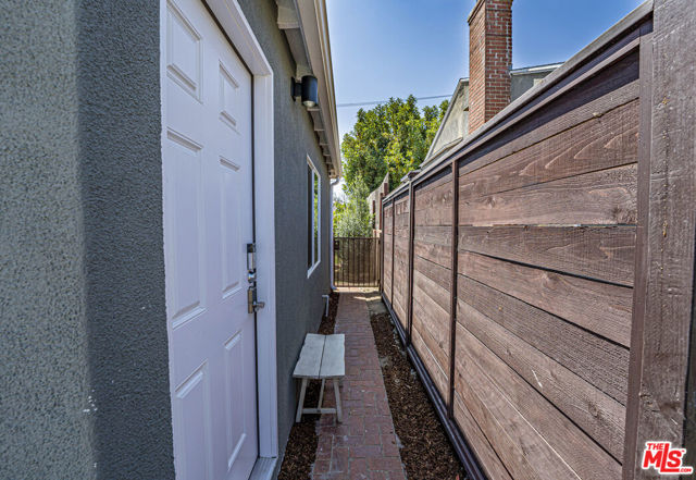 Image 3 for 8875 Earhart Ave, Los Angeles, CA 90045