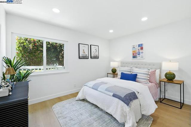 739 Aries Ln, Foster City CA: https://media.crmls.org/mediaz/1a131506-2af5-4624-92fb-4ebdc8f80307.jpg