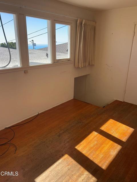 Detail Gallery Image 16 of 31 For 329 Mariposa Dr, Ventura,  CA 93001 - 4 Beds | 3 Baths