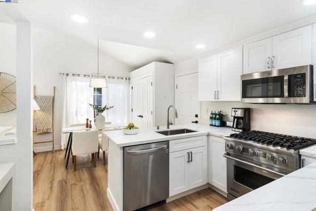 1001 Crellin Rd, Pleasanton CA: https://media.crmls.org/mediaz/1a14504f-b9f2-4369-ab2c-a20f7dffe4d3.jpg