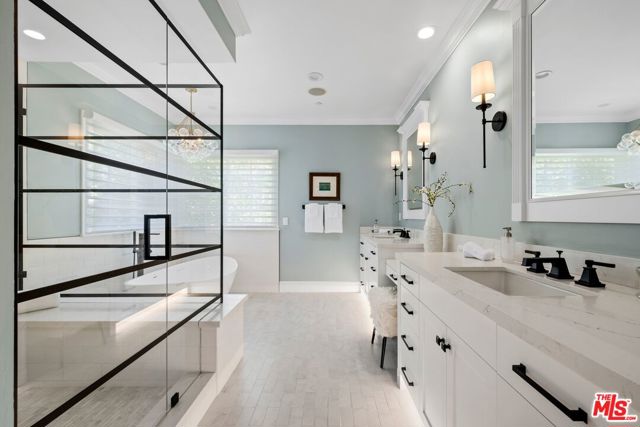 17710 Karen Drive, Encino CA: https://media.crmls.org/mediaz/1a1543a6-509d-4356-af1f-ee6674128a55.jpg