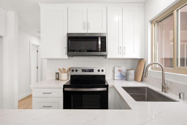 5523 Adobe Falls Road, San Diego CA: https://media.crmls.org/mediaz/1a1564a2-81a6-4e4b-97c9-1d15fc68b1be.jpg