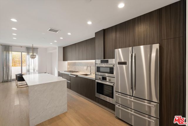 1345 Havenhurst Drive, West Hollywood CA: https://media.crmls.org/mediaz/1a157250-f503-4f60-bf9e-35d3458e5307.jpg