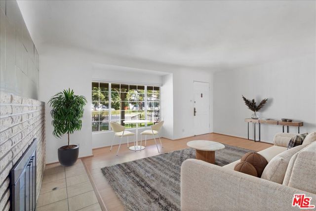 4210 Alcove Avenue, Studio City CA: https://media.crmls.org/mediaz/1a15bfce-e242-4280-82c4-76a6445237fb.jpg