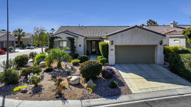 81025 Avenida Lorena, Indio CA: https://media.crmls.org/mediaz/1a1638db-db49-407e-9bdc-d582191c1928.jpg