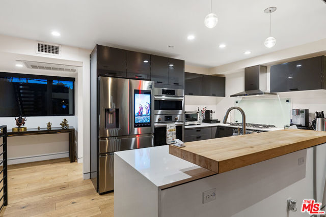 1337 N Fuller Avenue, Los Angeles CA: https://media.crmls.org/mediaz/1a17233b-7023-4dc0-bb90-df97c0062994.jpg