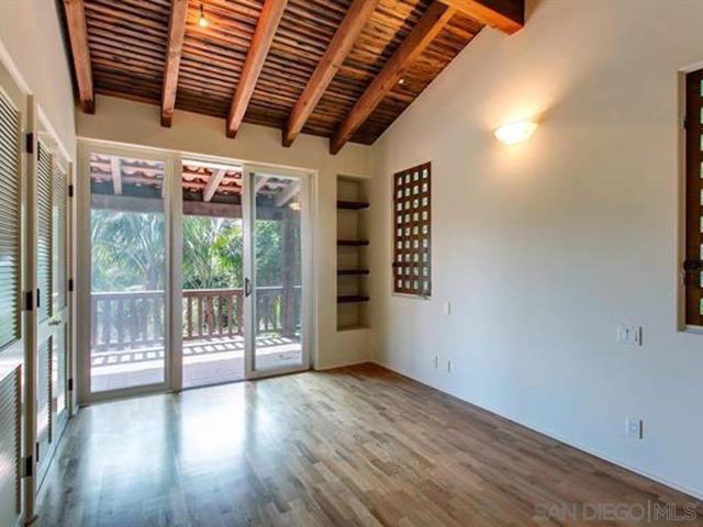 631 Loring, San Diego CA: https://media.crmls.org/mediaz/1a17e3d7-8f10-463d-bb1e-a20b61c1536e.jpg
