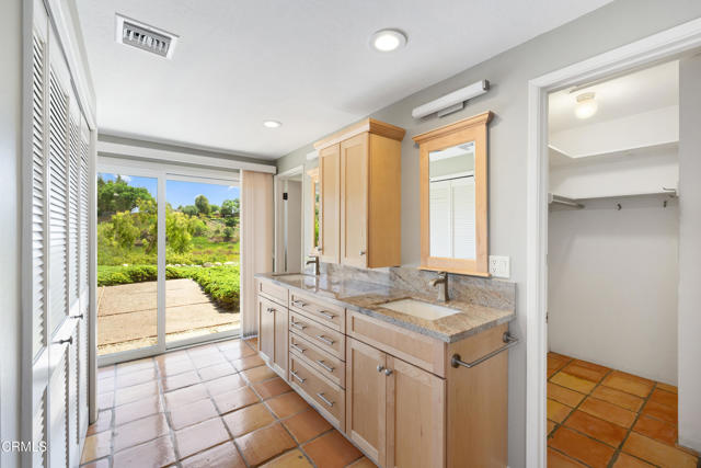 947 Camino Concordia, Camarillo CA: https://media.crmls.org/mediaz/1a19254a-4c7a-4865-b3f7-05c255235484.jpg