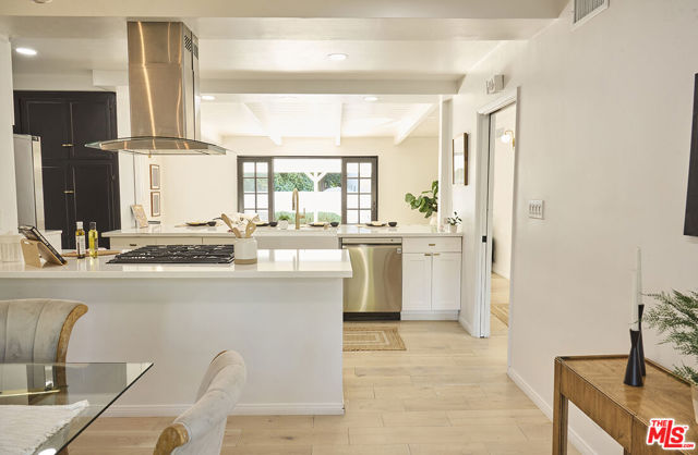 8531 Norwich Avenue, North Hills CA: https://media.crmls.org/mediaz/1a19267a-9e41-4069-b003-35e0706ff3f9.jpg