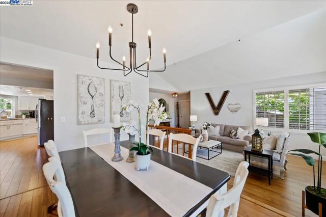 335 Beverly St, Livermore CA: https://media.crmls.org/mediaz/1a19ac78-c5f1-4acc-8676-22548a41bffb.jpg