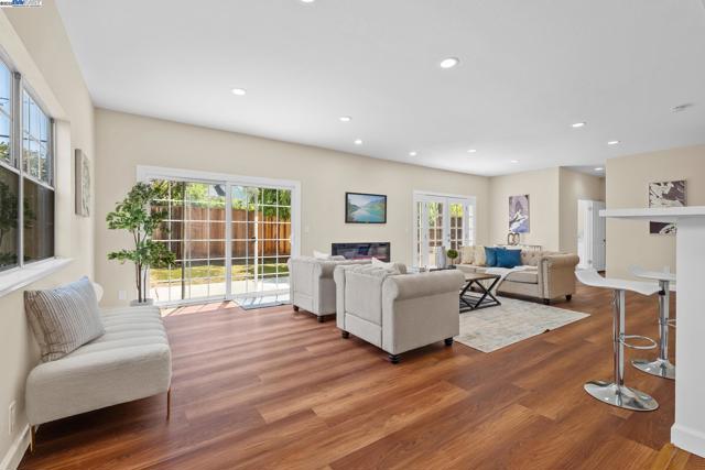 2316 Tulip Rd, San Jose CA: https://media.crmls.org/mediaz/1a19c69e-34bb-4357-b142-dbde851ce319.jpg