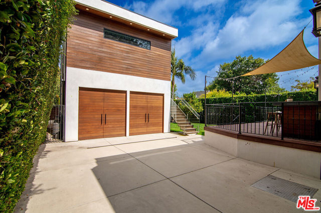 338 S Highland Avenue, Los Angeles CA: https://media.crmls.org/mediaz/1a19c9e2-91af-4e4a-9e22-eefafffd62d2.jpg
