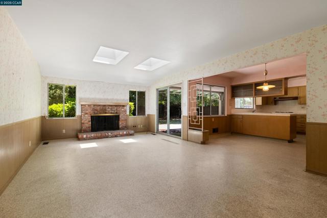 18 Garden Estates Ct, Alamo CA: https://media.crmls.org/mediaz/1a19cdb3-a6e0-4cc0-a7f5-a6695a1ad9ab.jpg