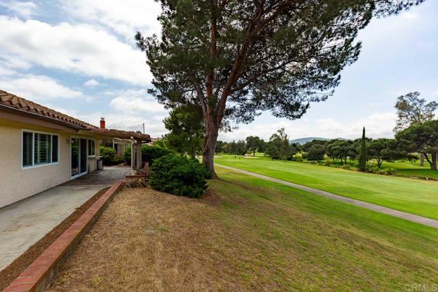 17550 Plaza Karena, Rancho Bernardo (San Diego) CA: https://media.crmls.org/mediaz/1a19f673-3704-488b-b822-6d9264ab37e5.jpg
