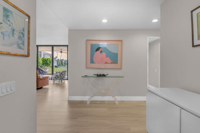 910 Island Drive, Rancho Mirage CA: https://media.crmls.org/mediaz/1a1ad7b2-8ee1-436a-945f-d35c96e48533.jpg