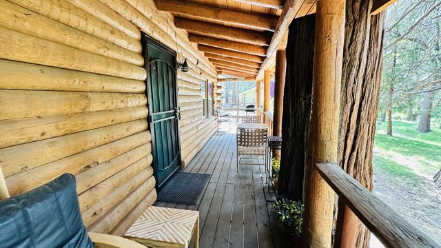 53341 Sherman Drive, Idyllwild CA: https://media.crmls.org/mediaz/1a1c45b3-ea28-459a-8483-646ab236c676.jpg