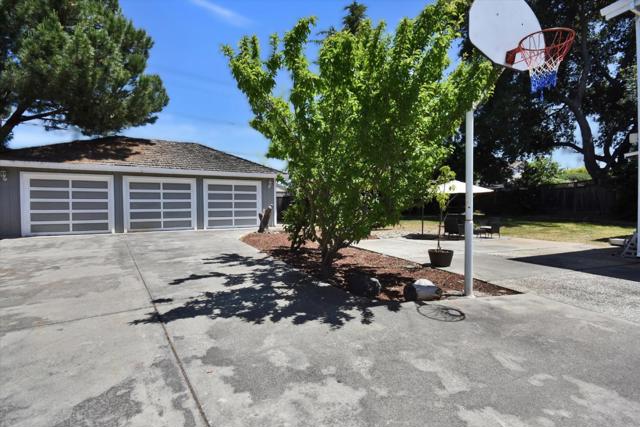22081 Hibiscus Court, Cupertino CA: https://media.crmls.org/mediaz/1a1c59b8-60f0-4cbd-90e4-b5e0e5fa5735.jpg