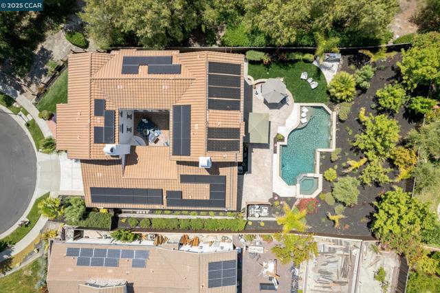 492 Calico Ct, San Ramon CA: https://media.crmls.org/mediaz/1a1c774f-6a67-40b3-b571-d65989c2bda9.jpg