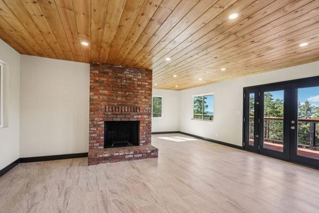 54091 Northridge, Idyllwild CA: https://media.crmls.org/mediaz/1a1cd296-0908-414b-9cfc-6dbb32a3249b.jpg