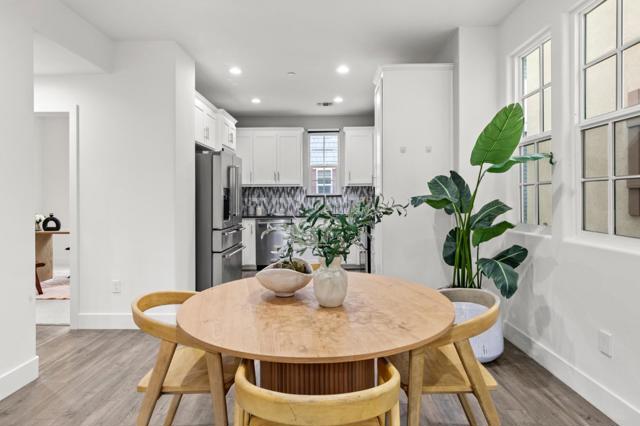 3718 Pyramid Way, Mountain View CA: https://media.crmls.org/mediaz/1a1d9037-d0dc-4bc6-81b0-a53330700112.jpg