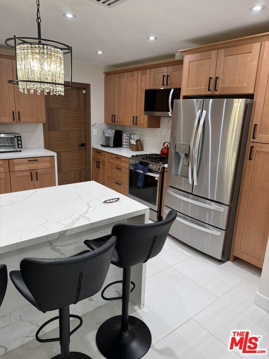 7627 Encino Avenue, Northridge CA: https://media.crmls.org/mediaz/1a1ee254-1643-4a66-ad25-90ab0e6e83ff.jpg