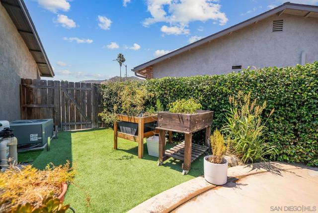 10263 Avenida Real, Lakeside CA: https://media.crmls.org/mediaz/1a1f456e-96ec-40a2-b1e7-cb925aa02fc7.jpg