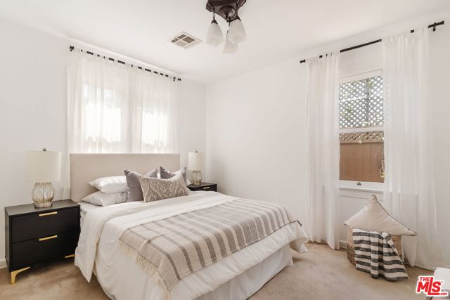 5966 Airdrome Street, Los Angeles CA: https://media.crmls.org/mediaz/1a1ff634-af6b-4082-b0e5-291a9febb309.jpg