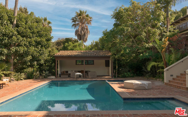7046 Grasswood Avenue, Malibu CA: https://media.crmls.org/mediaz/1a1ff9d5-c4ef-4829-955b-a148fccba088.jpg