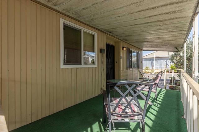 Detail Gallery Image 4 of 12 For 718 Sycamore #104,  Vista,  CA 92083 - 2 Beds | 2 Baths