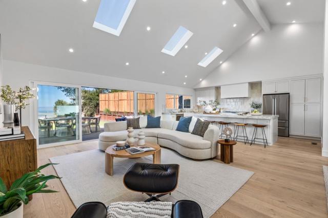 190 Loma Road, San Carlos CA: https://media.crmls.org/mediaz/1a211f82-9c92-4866-91f5-2cd83d8cca05.jpg