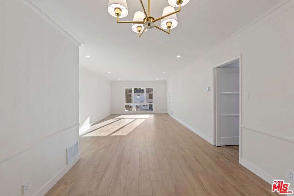 1252 Crescent Heights #2