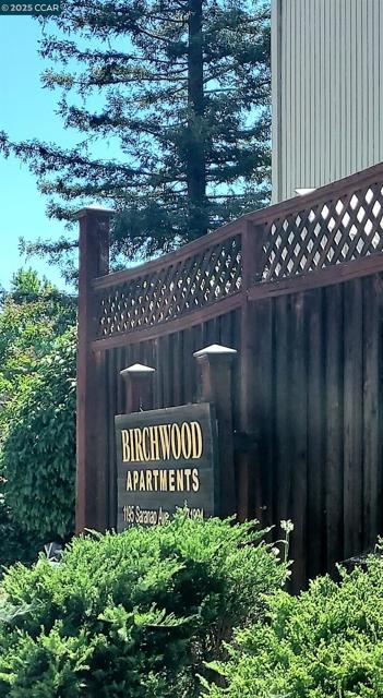 1195 Saranap Ave, Walnut Creek CA: https://media.crmls.org/mediaz/1a21513b-04e7-494f-b201-79cb631c4f62.jpg