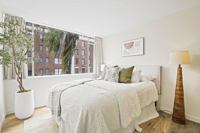 3200 6Th Ave, San Diego CA: https://media.crmls.org/mediaz/1a225b0a-25c1-4071-ad69-24356ce92b6b.jpg