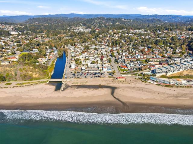 117 Marina Avenue, Aptos CA: https://media.crmls.org/mediaz/1a22be8e-5673-43c6-a0a2-bb0f83903b2e.jpg