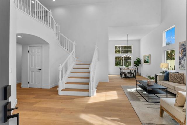 Detail Gallery Image 3 of 40 For 522 Lupine Way, Oceanside,  CA 92057 - 5 Beds | 3 Baths