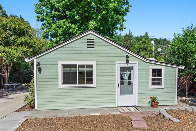 8494 Glen Arbor Road, Ben Lomond CA: https://media.crmls.org/mediaz/1a2465f6-a64a-4fbc-90f0-baa77d40b0d3.jpg