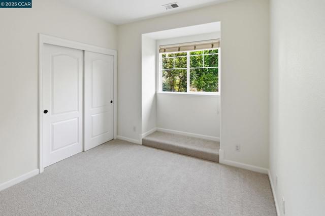 1975 Holly Creek Pl, Concord CA: https://media.crmls.org/mediaz/1a24c4b3-7668-4030-8be0-d1b4075a94c8.jpg