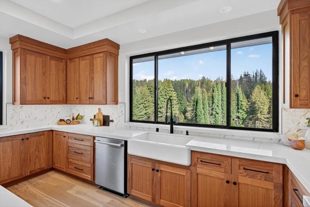 230 Fern Rock Way, Boulder Creek CA: https://media.crmls.org/mediaz/1a24fa2c-ec35-4420-b547-ab88410dc946.jpg