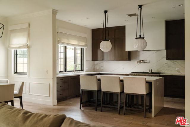 4656 Saloma Avenue, Sherman Oaks CA: https://media.crmls.org/mediaz/1a2570da-b6d1-4a8b-b888-921ec234ea95.jpg