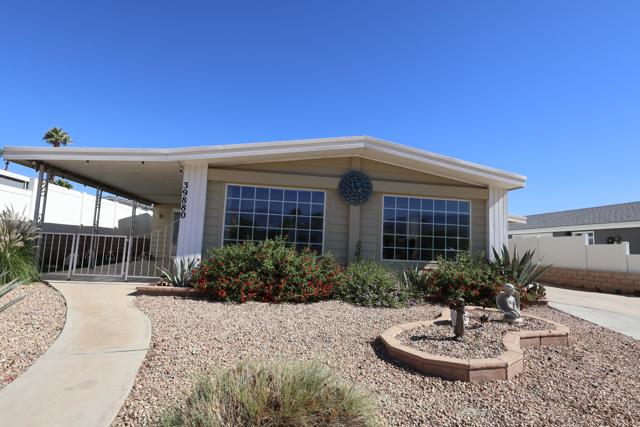 39880 Palm Greens Parkway, Palm Desert CA: https://media.crmls.org/mediaz/1a260c10-fcc9-4f17-8198-77bbbf5aeebe.jpg