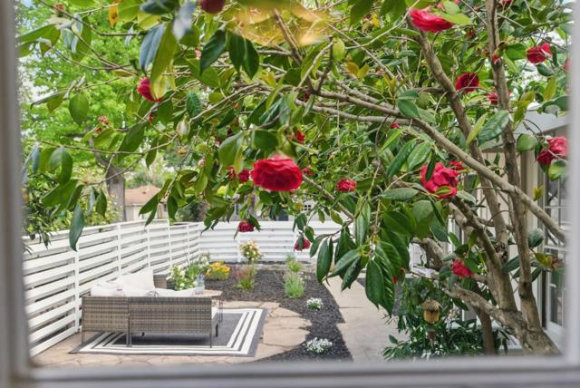 279 Oakhurst Place, Menlo Park CA: https://media.crmls.org/mediaz/1a26617a-e5b8-4941-a2c9-1ae170b427cc.jpg