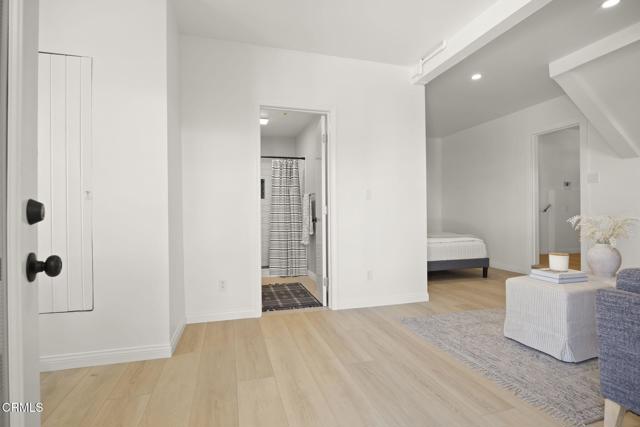 2371 Foster Avenue, Ventura CA: https://media.crmls.org/mediaz/1a26947b-73ce-48c8-909e-99eace8ff745.jpg