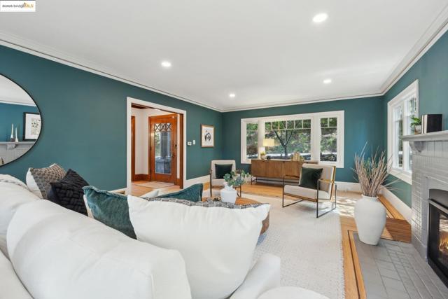 733 Carlston Ave., Oakland CA: https://media.crmls.org/mediaz/1a269f85-918f-4a39-bfeb-1186c4829e26.jpg