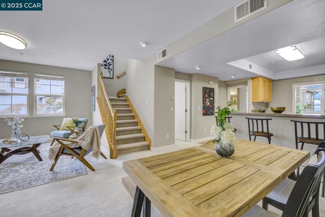 6130 Old Quarry Loop, Oakland CA: https://media.crmls.org/mediaz/1a26b1e9-2b1b-45d7-a579-389557aa8976.jpg