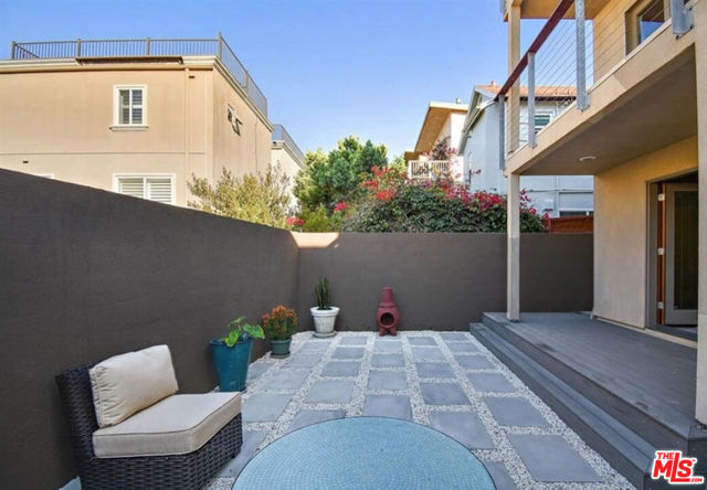 6644 Vista Del Mar, Playa del Rey CA: https://media.crmls.org/mediaz/1a2701f5-7c76-4929-8860-3c67f0ffd324.jpg